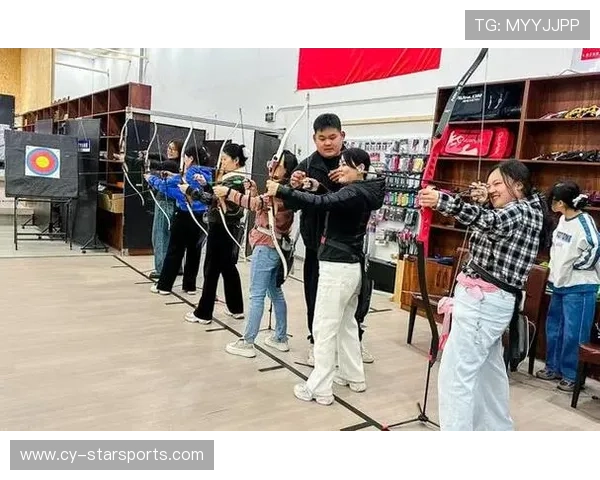 射箭学院加强青少年训练营的家长沟通与安全教育，射箭培训班